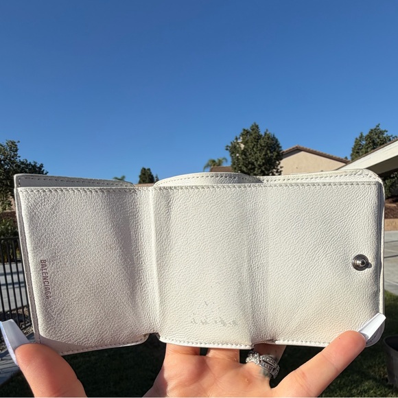 Balenciaga White with Pink Logo Wallet - Picture 9 of 11